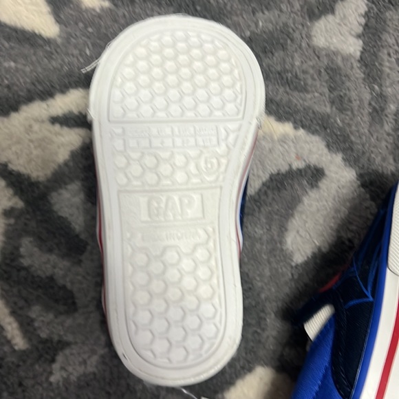 Brand new with tags Spider-Man gap slip on shoes in size 5 US - Picture 4 of 4